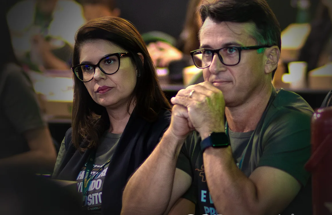 Empresários de delivery reunidos em um encontro presencial do Ecossistema ECD